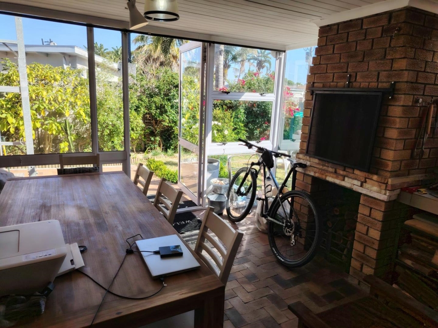 To Let 2 Bedroom Property for Rent in Protea Heights Western Cape